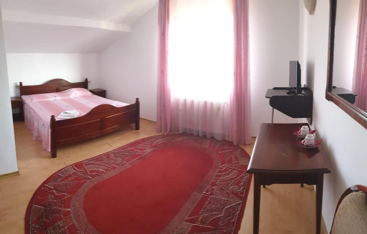 Motel Balcost Piatra Neamt Exterior photo